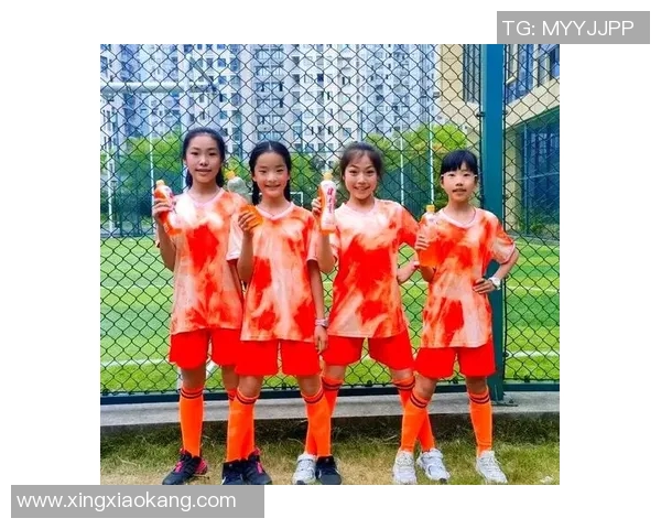 孩子们与足球明星亲密接触的难忘时刻与梦想启航之旅