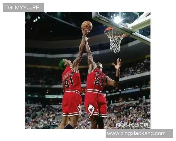 从乔丹的突破技巧探讨篮球进攻艺术的魅力与创新之道 从乔丹的突破技巧探讨篮球进攻艺术的魅力与创新之道